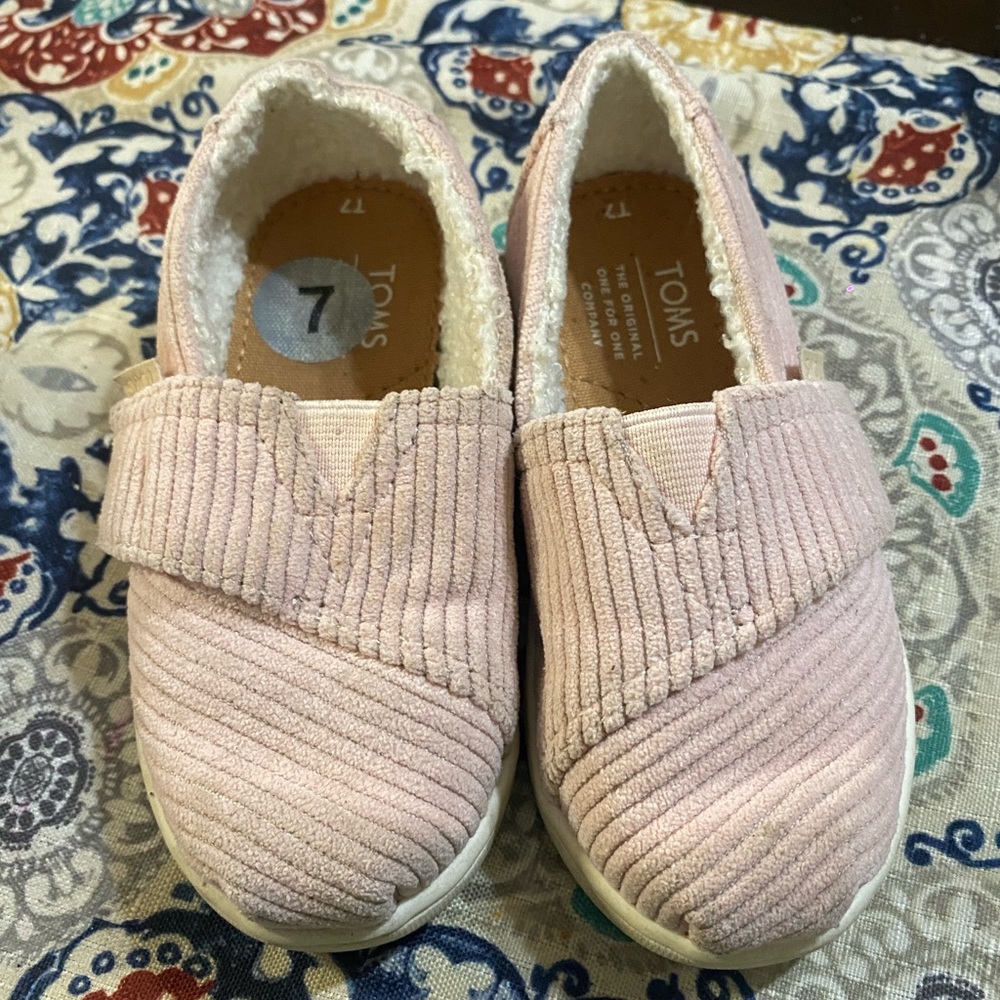 Light pink toms